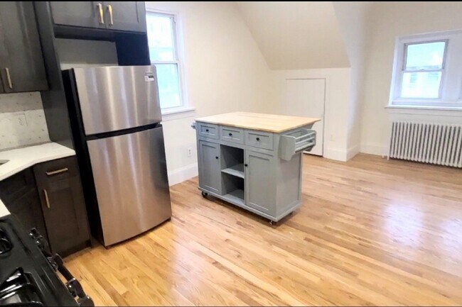 Building Photo - 35 Pangborn Pl