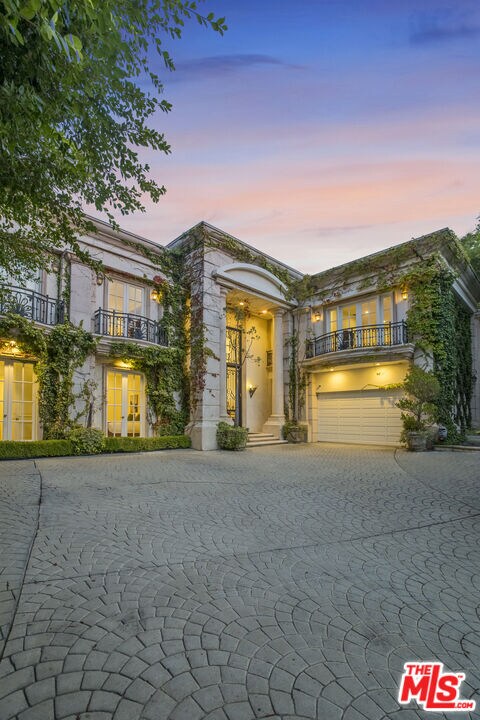 Foto del edificio - 9742 Wendover Dr