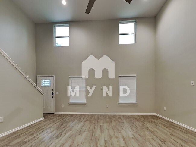 Foto del edificio - 14986 Bonham Ln