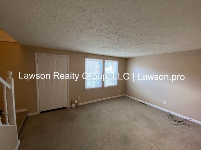 Building Photo - Charming Salem Townhome
