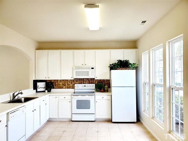 Building Photo - 410 Hickory Meadow Cir