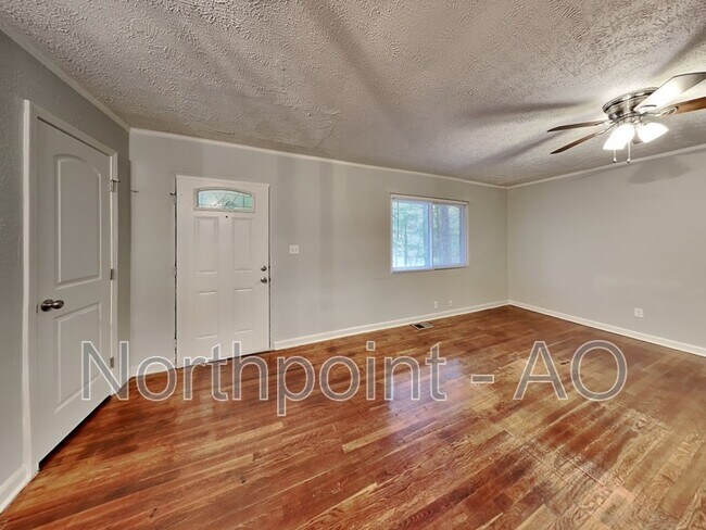 Foto del edificio - 76 Schell Rd SE