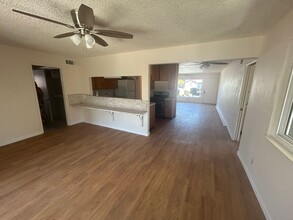Building Photo - 1116 N 11th Ave