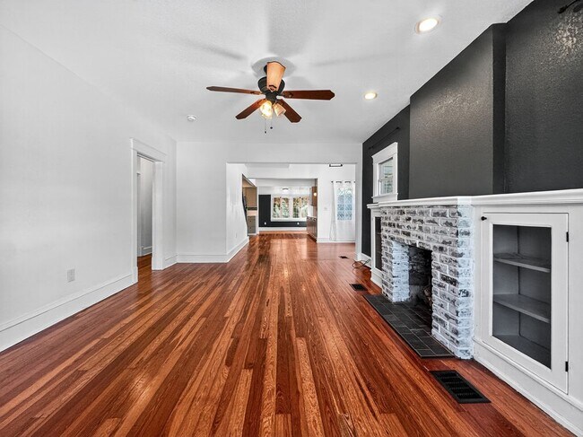 Foto del edificio - 1016 E Washington Ave