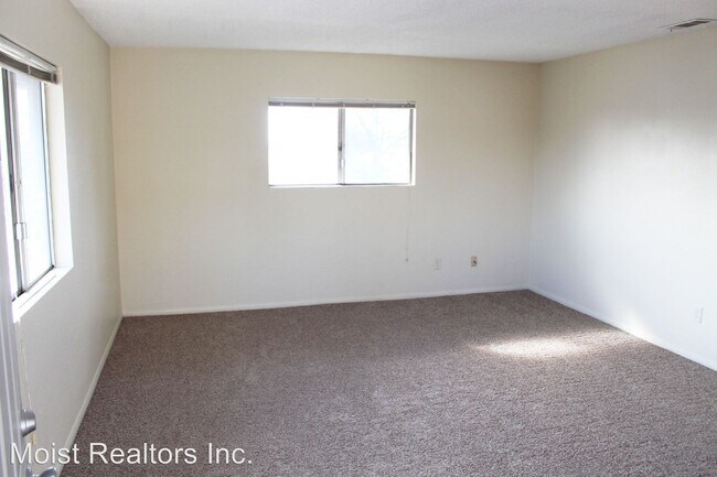 Building Photo - 13383 3rd St