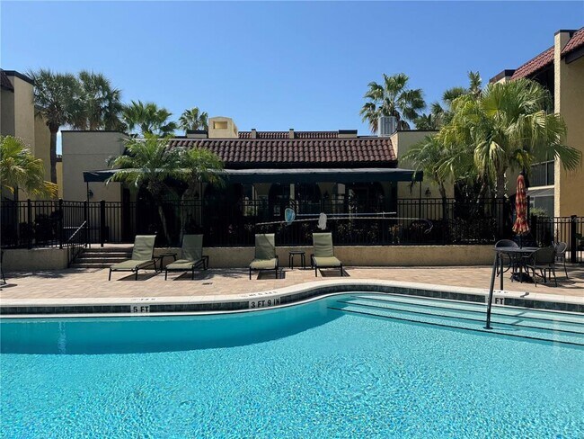 Foto del edificio - 5306 W Kennedy Blvd