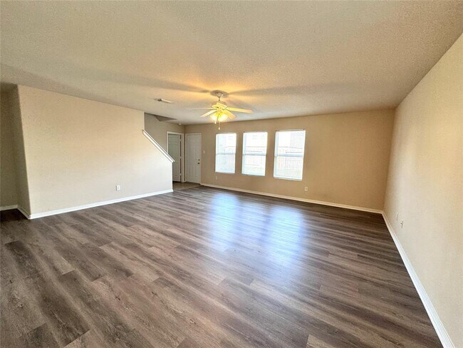 Foto del edificio - 5042 Ivy Fair Way