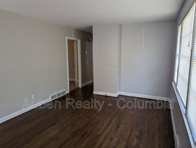 Building Photo - 1417 Barker Dr