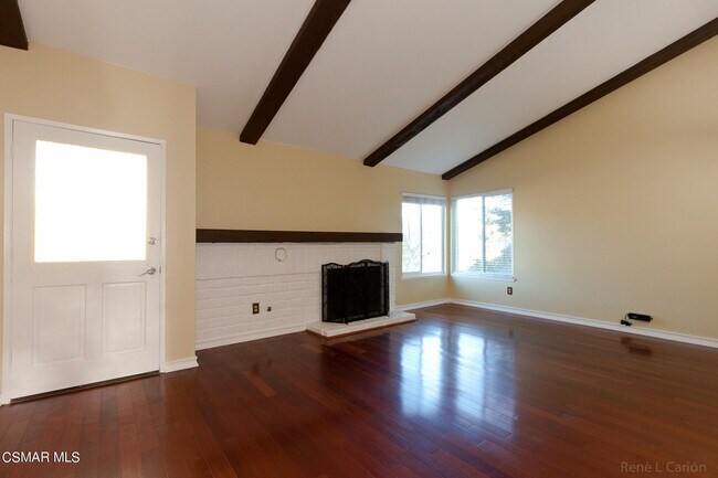 Foto del edificio - 2743 Rustic Glen Dr
