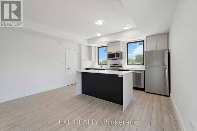 Building Photo - 7277 Wilson Crescent