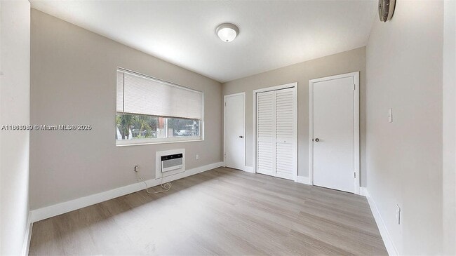 Foto del edificio - 891 SW 5th St