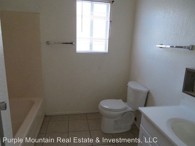 Foto del edificio - 2720 Fairway Dr