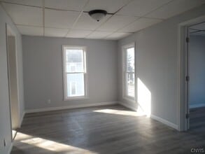Building Photo - 227 W Main St