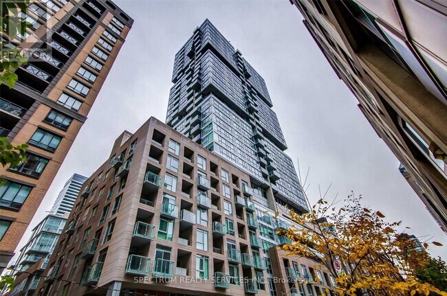 Building Photo - 199 Richmond St W