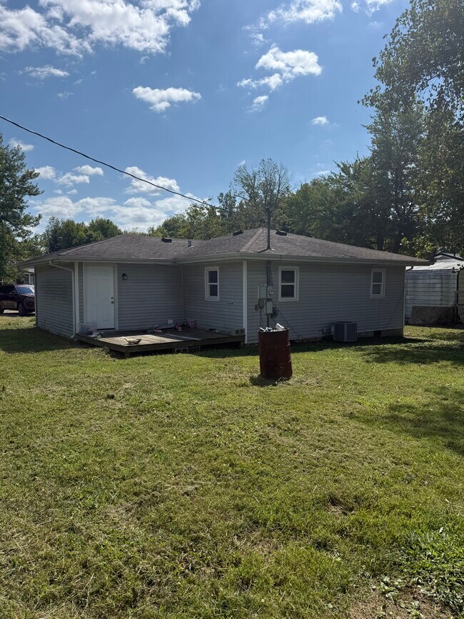 Foto del edificio - 153 Spring Valley Rd