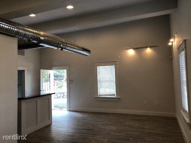 Foto del edificio - 1 br, 1 bath House - 8407 Merryman Street 1