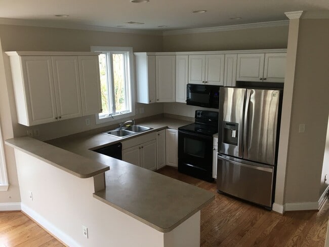 Photo - 3be/3ba Townhouse Near The Forest At Duke