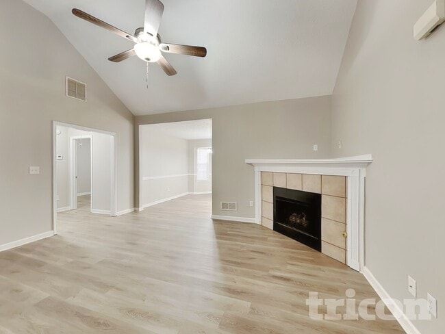 Foto del edificio - 210 Baxter Ln