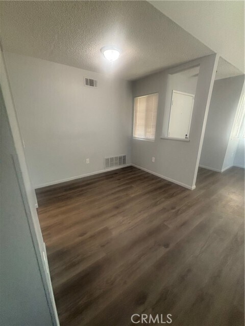 Foto del edificio - 7556 Villa Ave