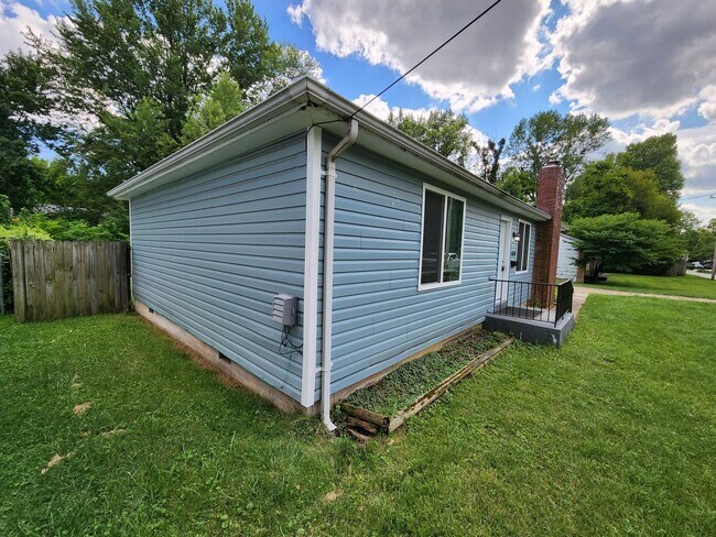 Foto del edificio - Spacious 3-Bedroom, 1-Bathroom Home AVAILABLE NOW!!