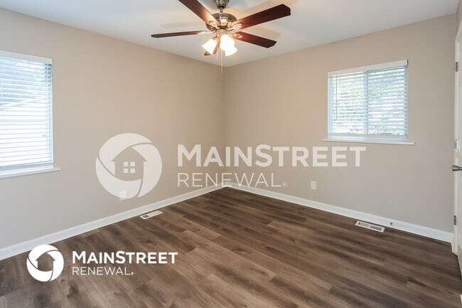 Foto del edificio - 2724 Hutton Rd