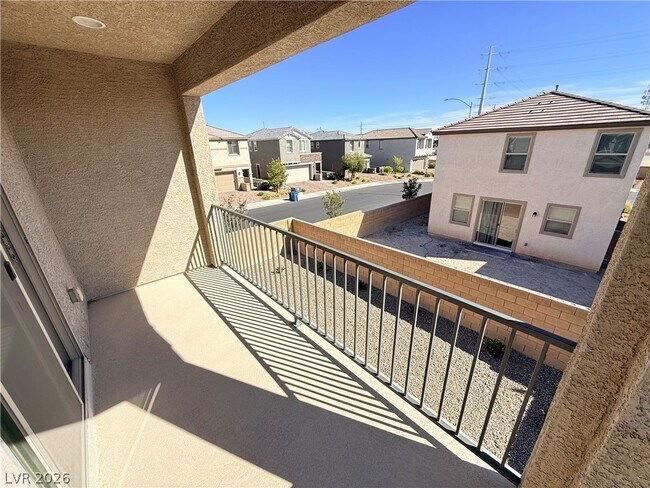 Foto del edificio - 2327 E Ponder Ave.