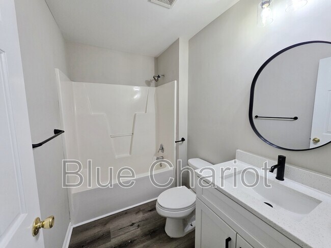 Building Photo - 704 Brye St