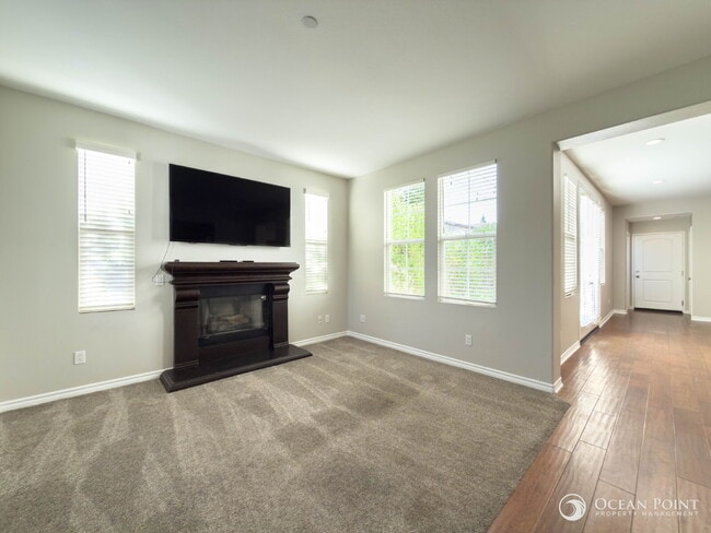 Building Photo - 3 Bedroom Condo for Rent in Ventura!