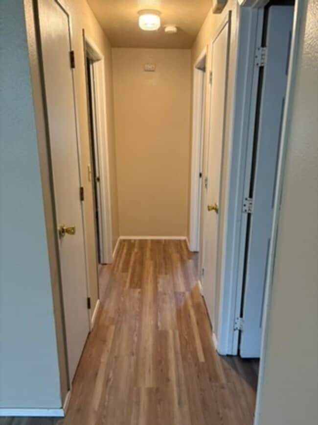 Foto del edificio - MP149 - 1014-1016 E Crown Ave