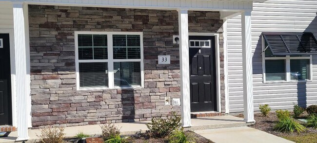 Building Photo - 33 Catalina Cir