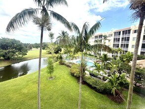 Building Photo - 3600 Oaks Clubhouse Dr