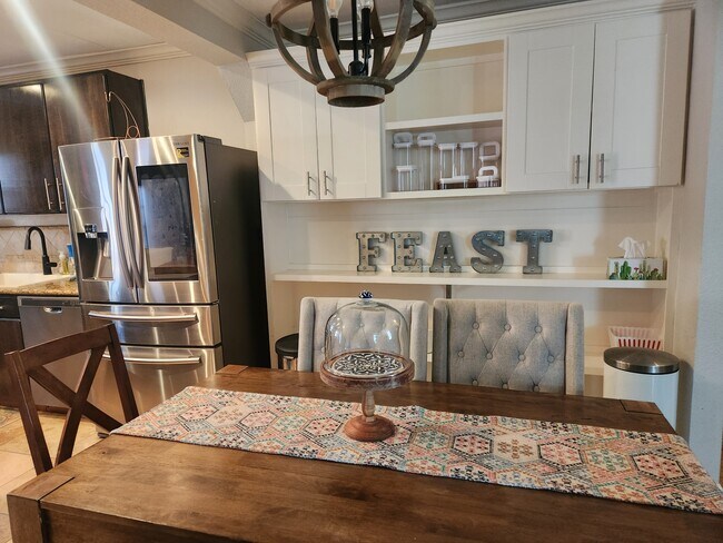 Foto del edificio - 115 Field Crest Dr