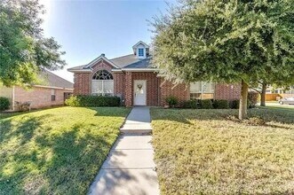 Building Photo - 213 Canterbury Dr