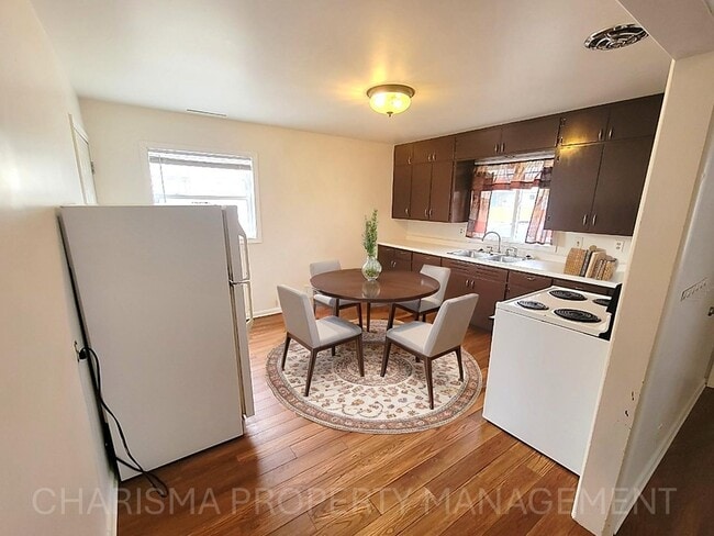 Foto del edificio - 1106 S Bahnson Ave