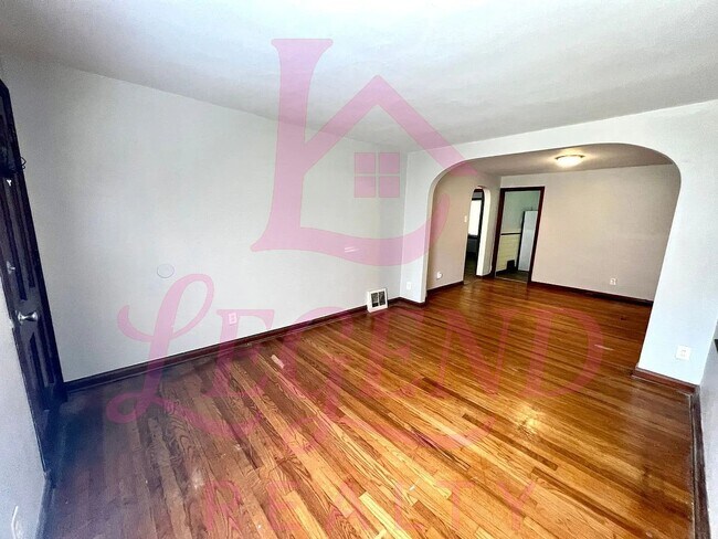 Building Photo - Charming 2 Bedroom Home in Ferguson