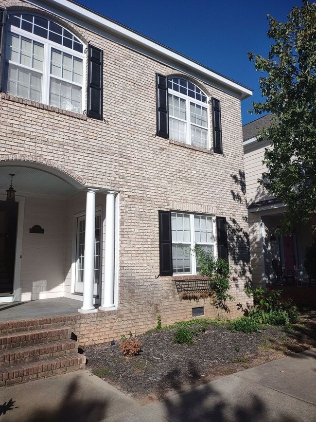 Building Photo - COMING SOON !!! | Just Minutes from Downto...