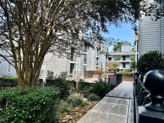 Foto del edificio - 126 Granville Ct