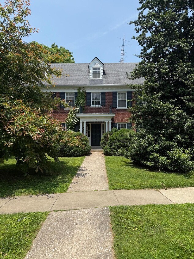 Foto principal - 237 McDowell Rd