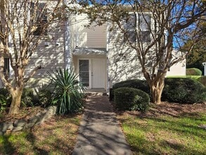 Building Photo - 3840 Staffordshire Ln