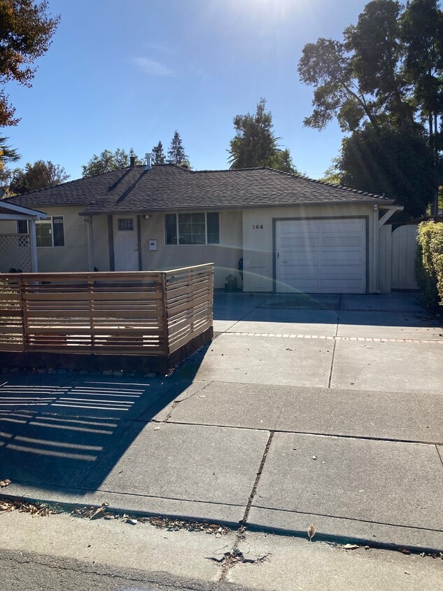 Primary Photo - 164 W Maude Ave