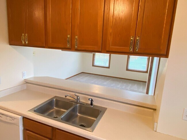 Building Photo - 2604 Stange Rd