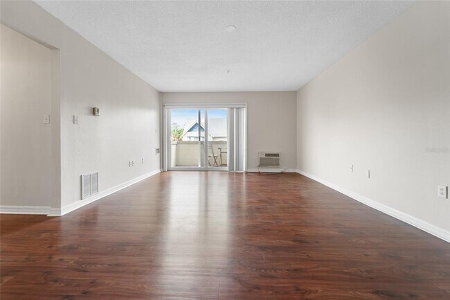 Building Photo - 406 W Azeele St