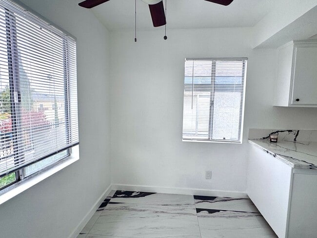 Building Photo - 1630 W 104th St