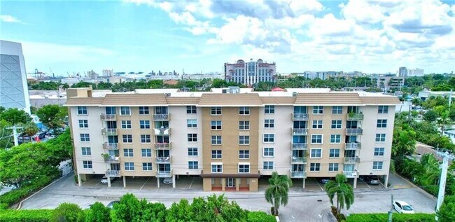 Foto del edificio - 1050 SE 15th St