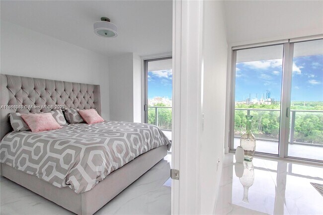 Foto del edificio - 16385 Biscayne Blvd