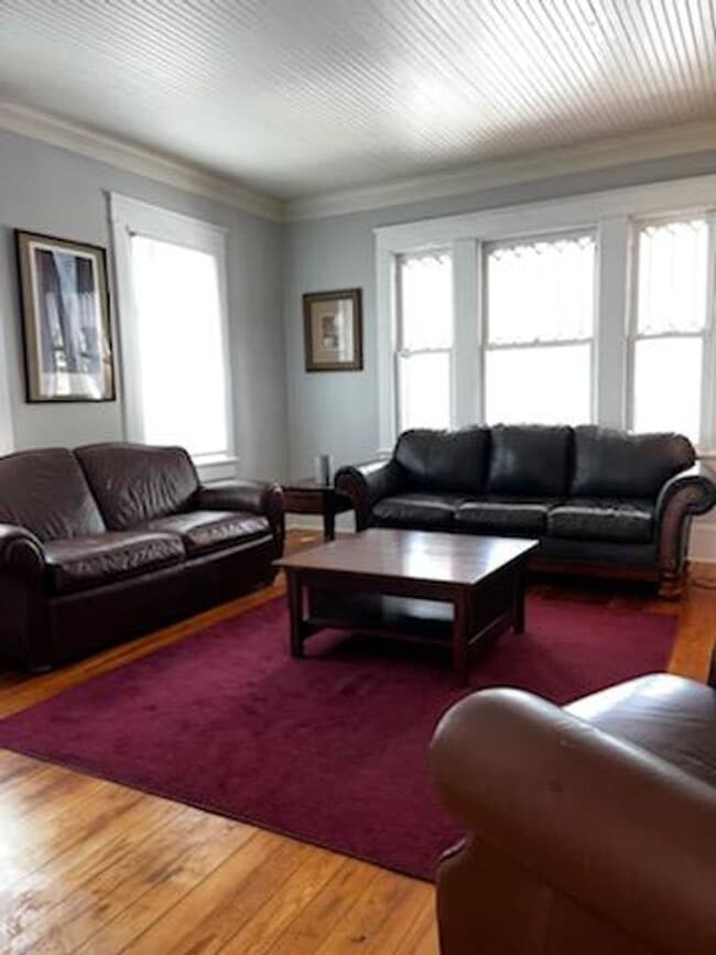 Foto del edificio - One Bedroom Furnished Apartment in Downtow...