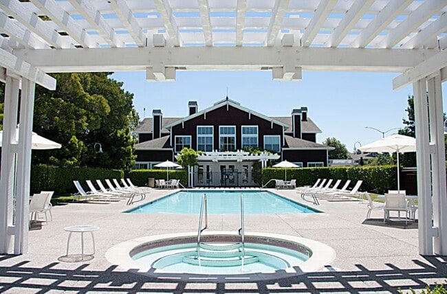 Building Photo - 26 Bayside Ct