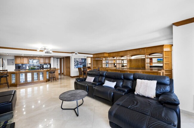 Foto del edificio - 1717 N Bayshore Dr