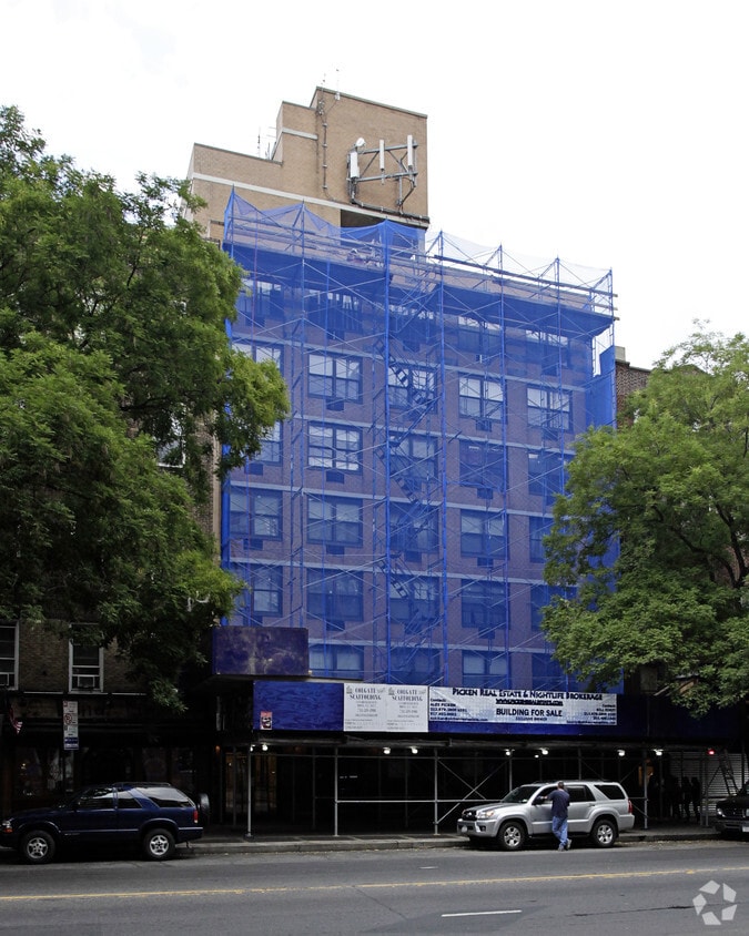 Building Photo - 235-237 E 14th St