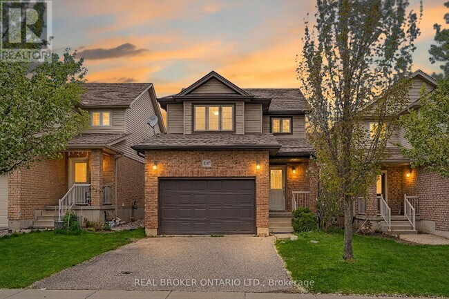 Photo du bâtiment - 1047 Marquette Dr
